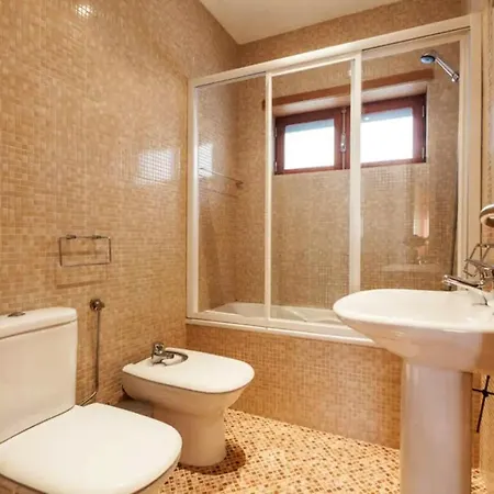 Comfortable House In With Sea View And Parking *