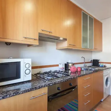 Comfortable House In With Sea View And Parking 펜션 *
