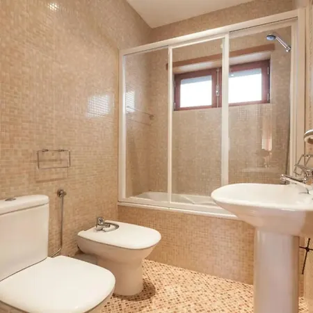 Comfortable House In With Sea View And Parking