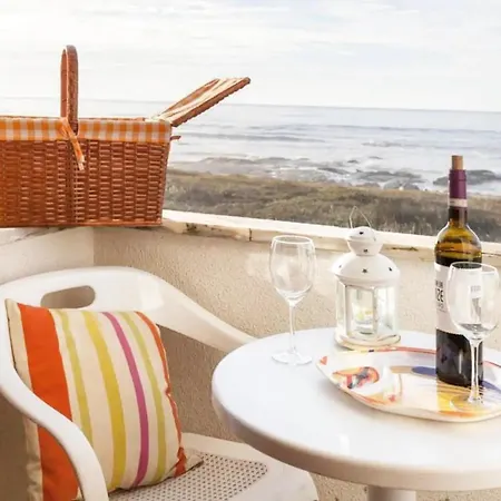 Comfortable House In With Sea View And Parking