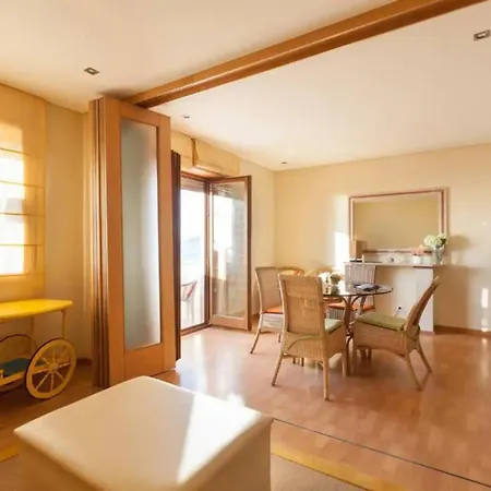 Comfortable House In With Sea View And Parking * 몰레도