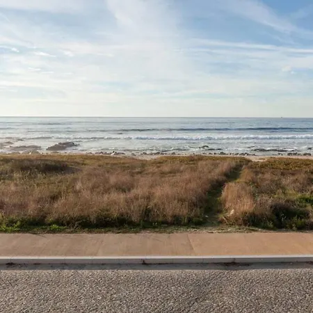 Comfortable House In With Sea View And Parking 펜션 *