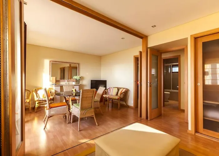 Vakantiehuis Comfortable House In With Sea View And Parking