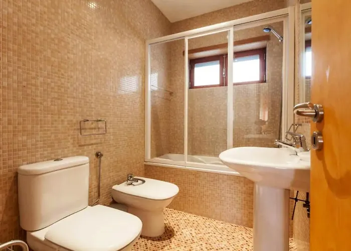 Comfortable House In With Sea View And Parking *