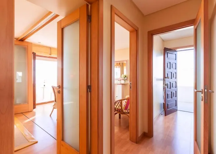 Comfortable House In With Sea View And Parking * Moledo (Viana do Castelo)